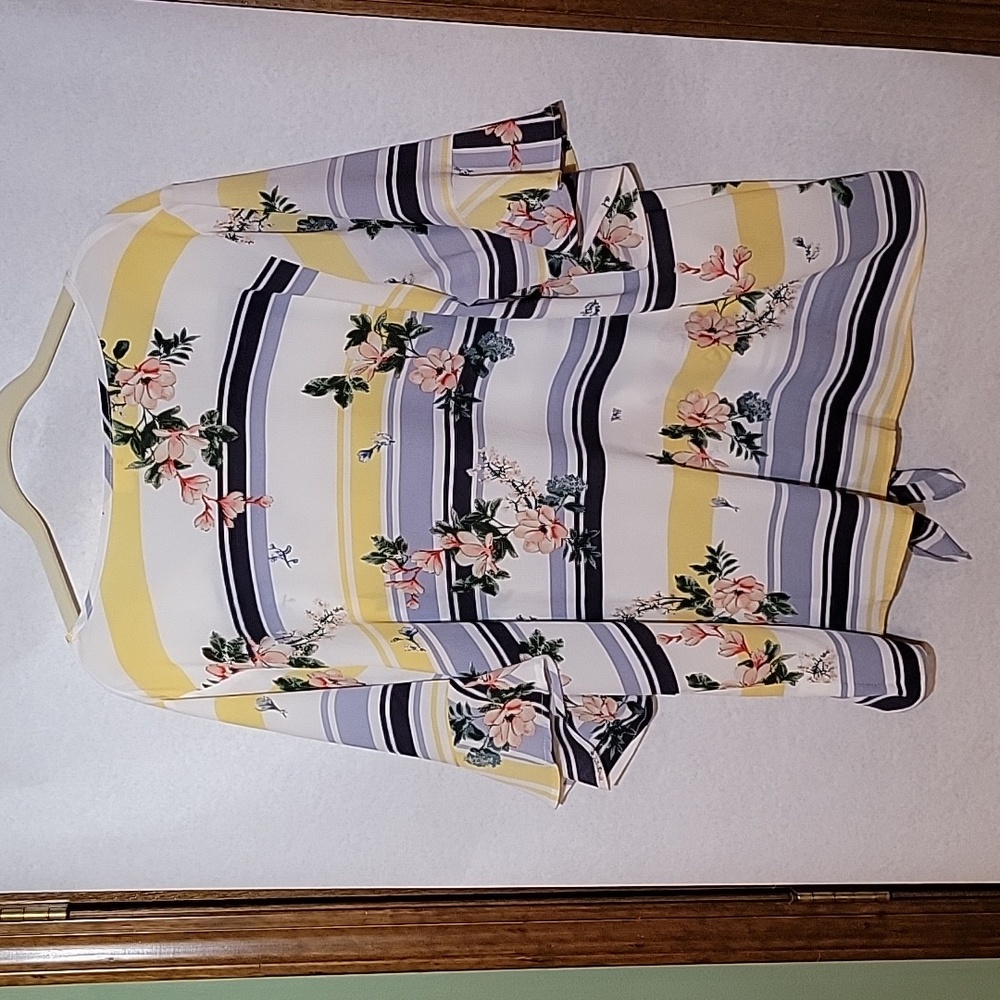 Blouse - Picture 2 of 3